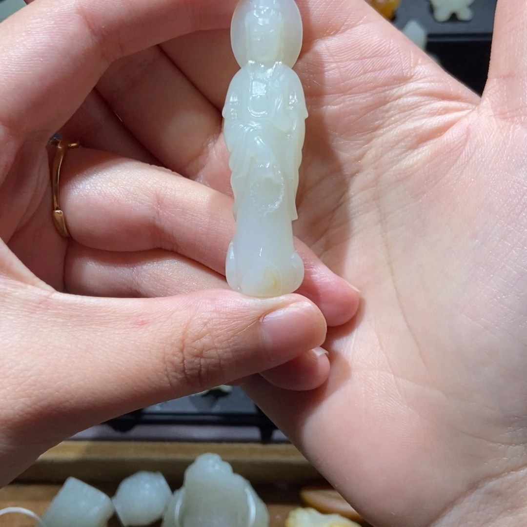 林****和田玉未镶嵌颈饰