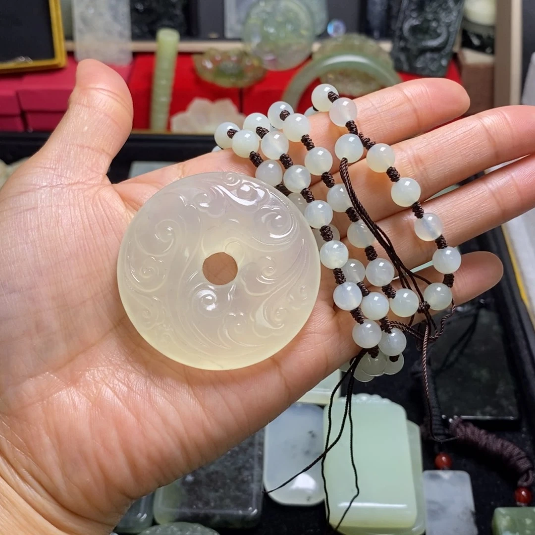 蛇纹石玉未镶嵌颈饰晨*＊