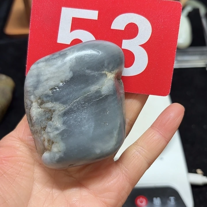 和田玉未镶嵌把件