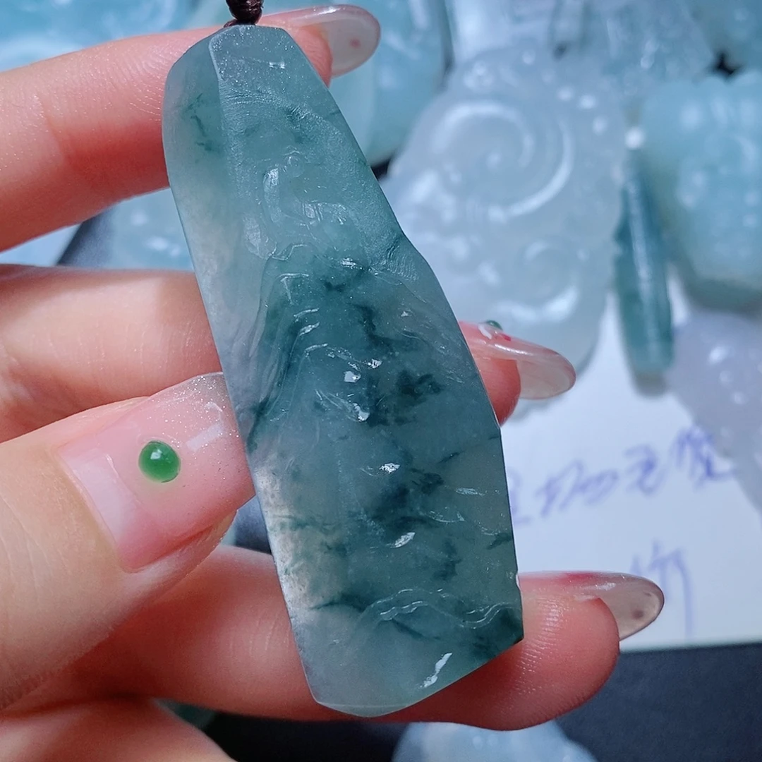 郑***力定制翡翠未镶嵌毛货付款后联系客服确认抛光