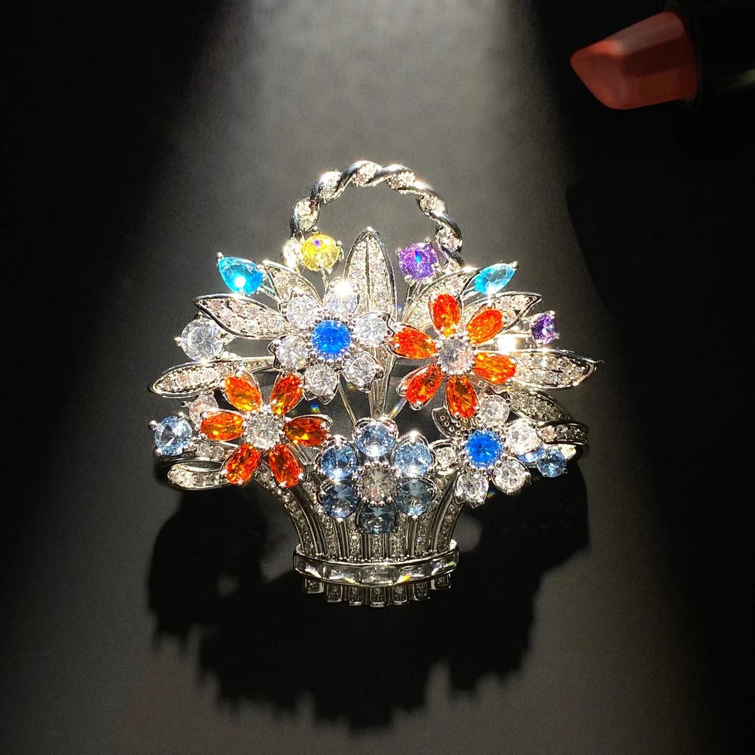 铜合金锆石胸针 8040【秘密花园】女王五彩花篮高定精致时尚百搭