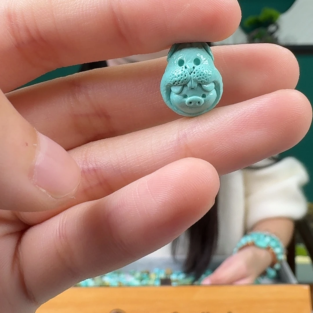 绿松石未镶嵌珠宝奇石