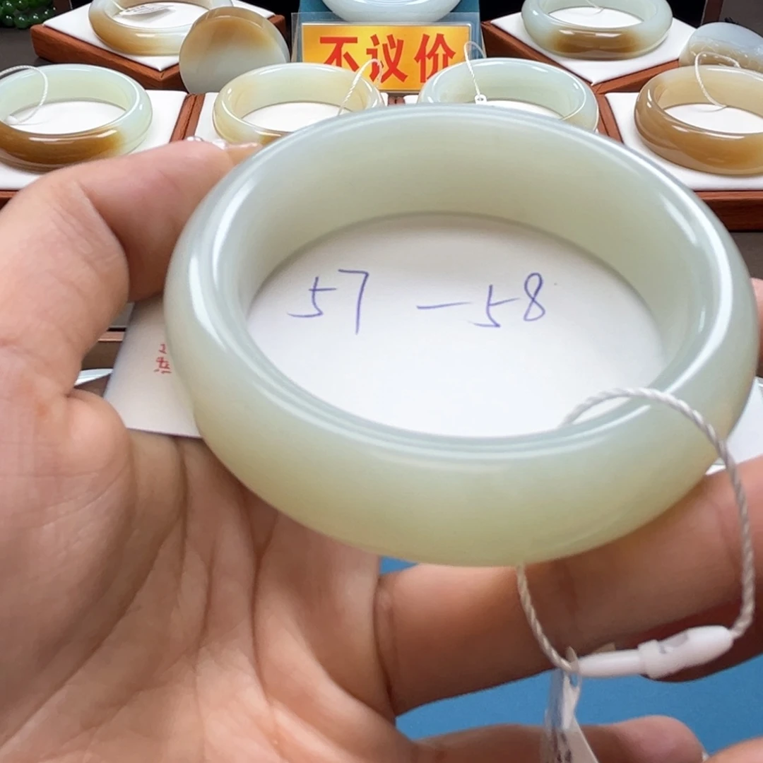 未镶嵌手镯和田玉