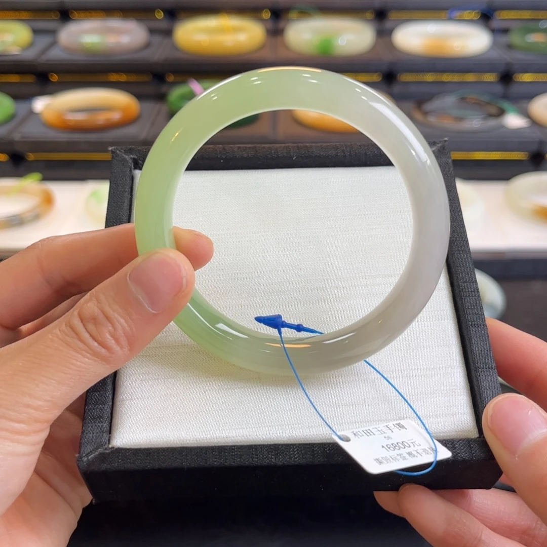 和田玉未镶嵌手镯55 56