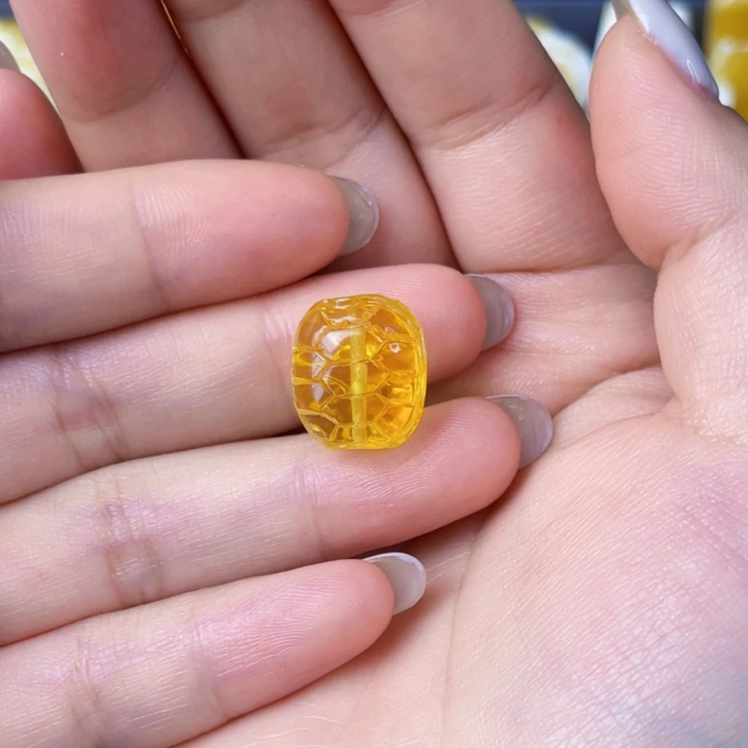 未镶嵌琥珀珠宝奇石