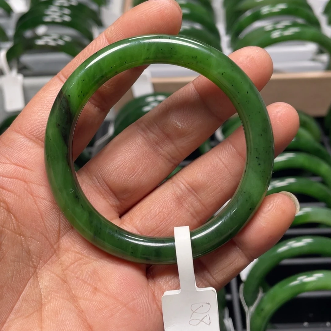 和田玉（碧玉）未镶嵌手镯