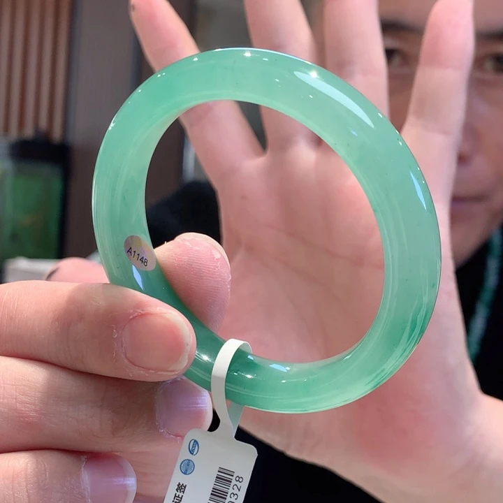 石英质玉未镶嵌手链卡52.6