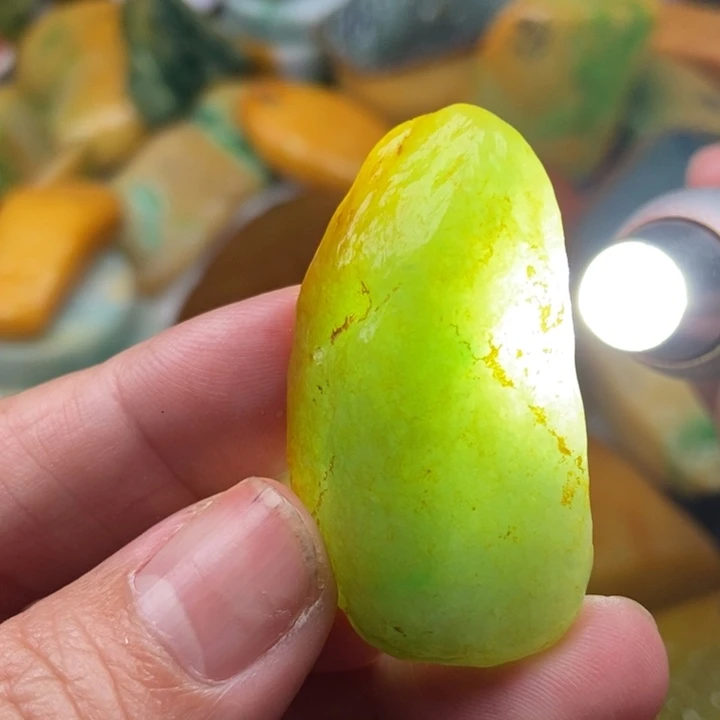 翡翠未镶嵌颈饰缅甸