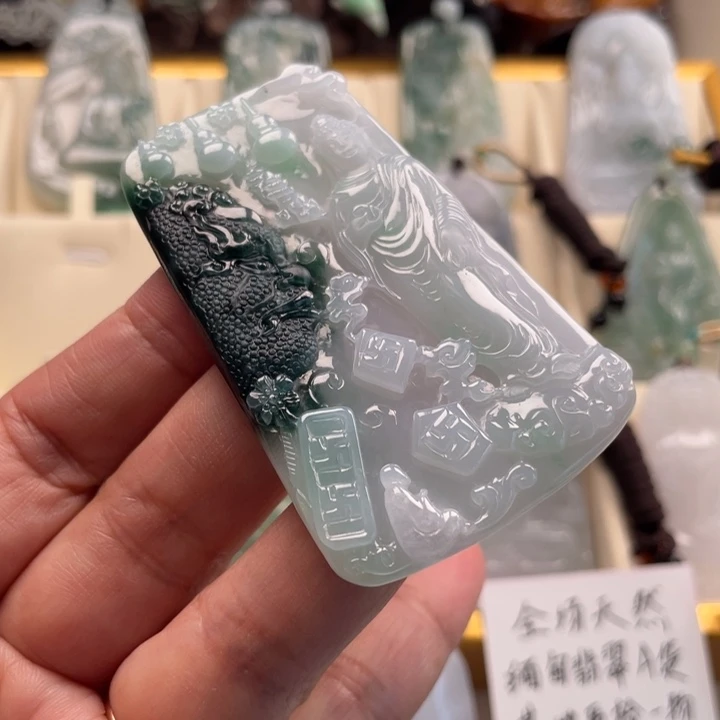 翡翠未镶嵌颈饰玉