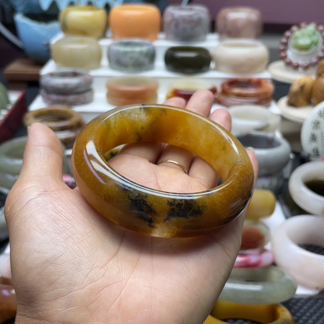 七***夕石英岩玉手镯未镶嵌