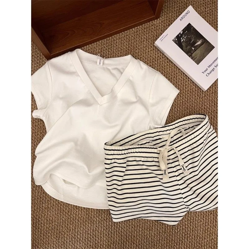 睡衣女夏季2025新款可爱学生休闲短袖短裤小众条纹家居服套装显瘦