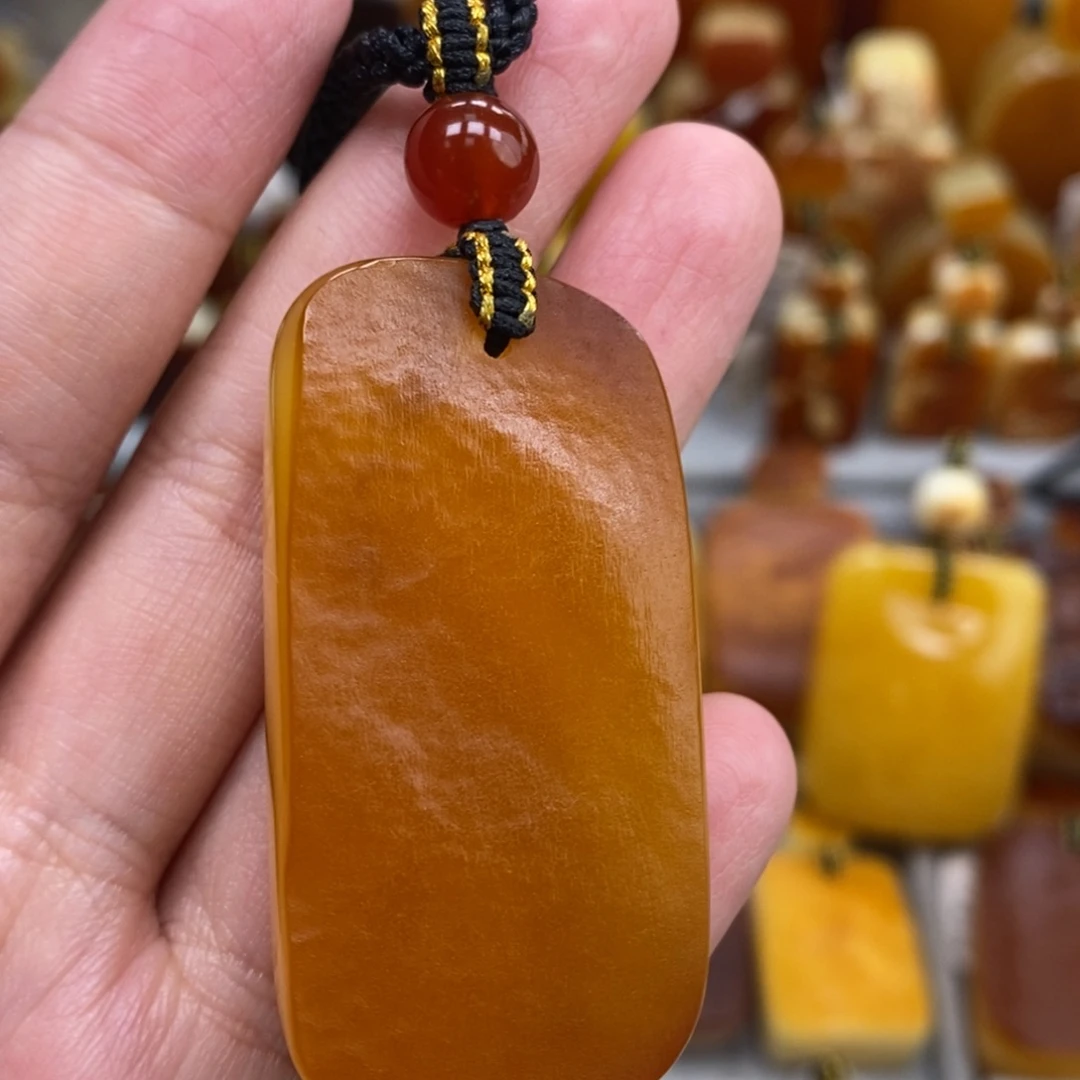 蜜蜡未镶嵌珠宝奇石