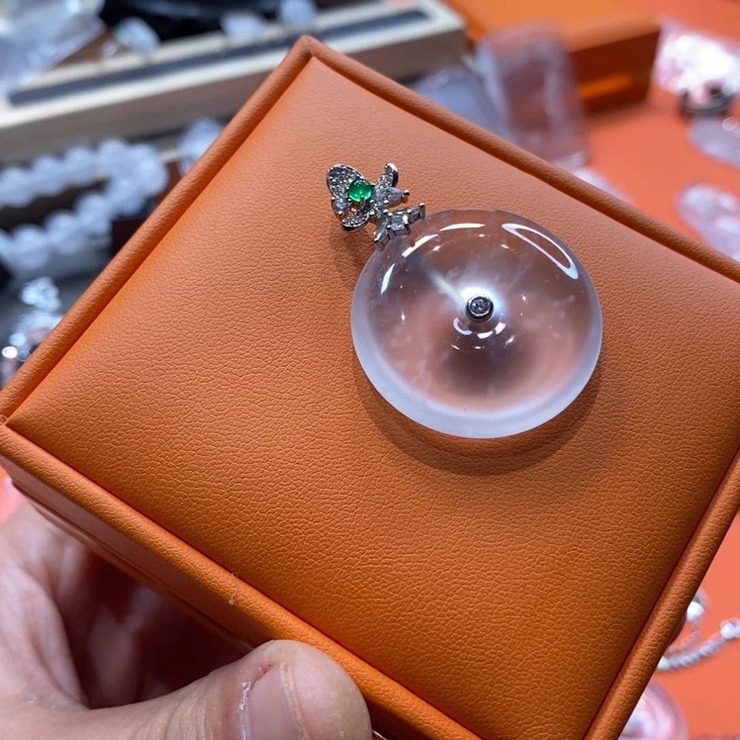 石英质玉颈饰银S925镶嵌o****?