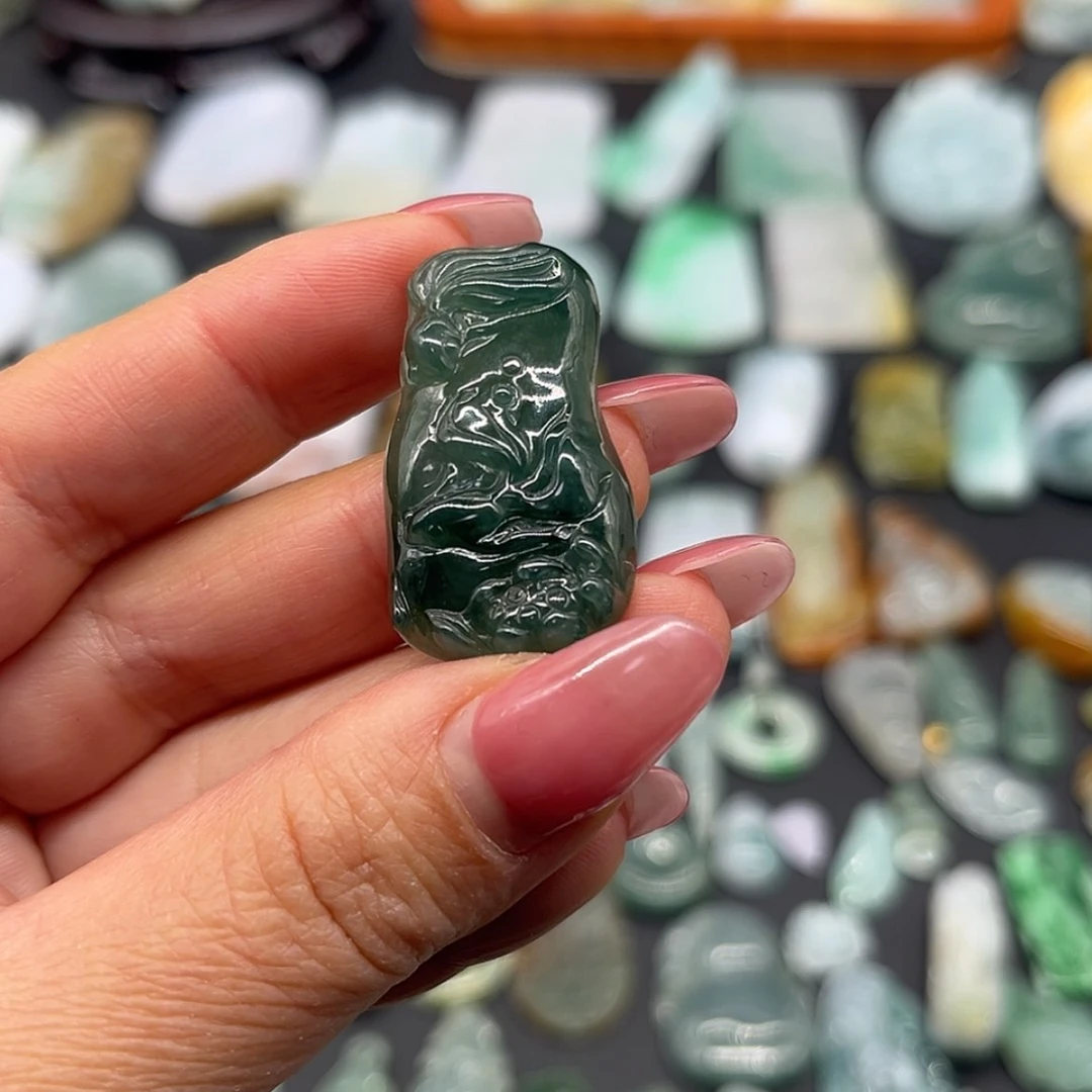 【闪购商品】翡翠颈饰未镶嵌莲花鱼