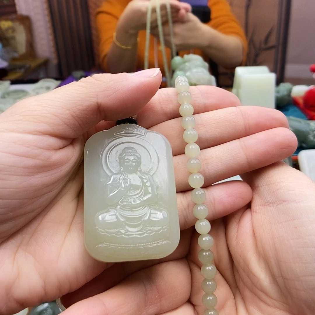 颈饰未镶嵌和田玉王*