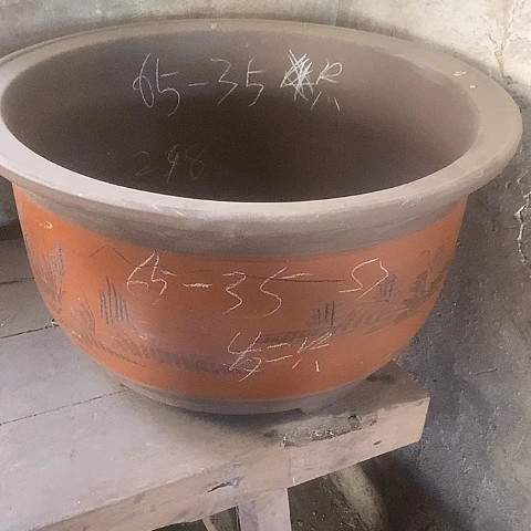 中国宜兴紫砂花盆，