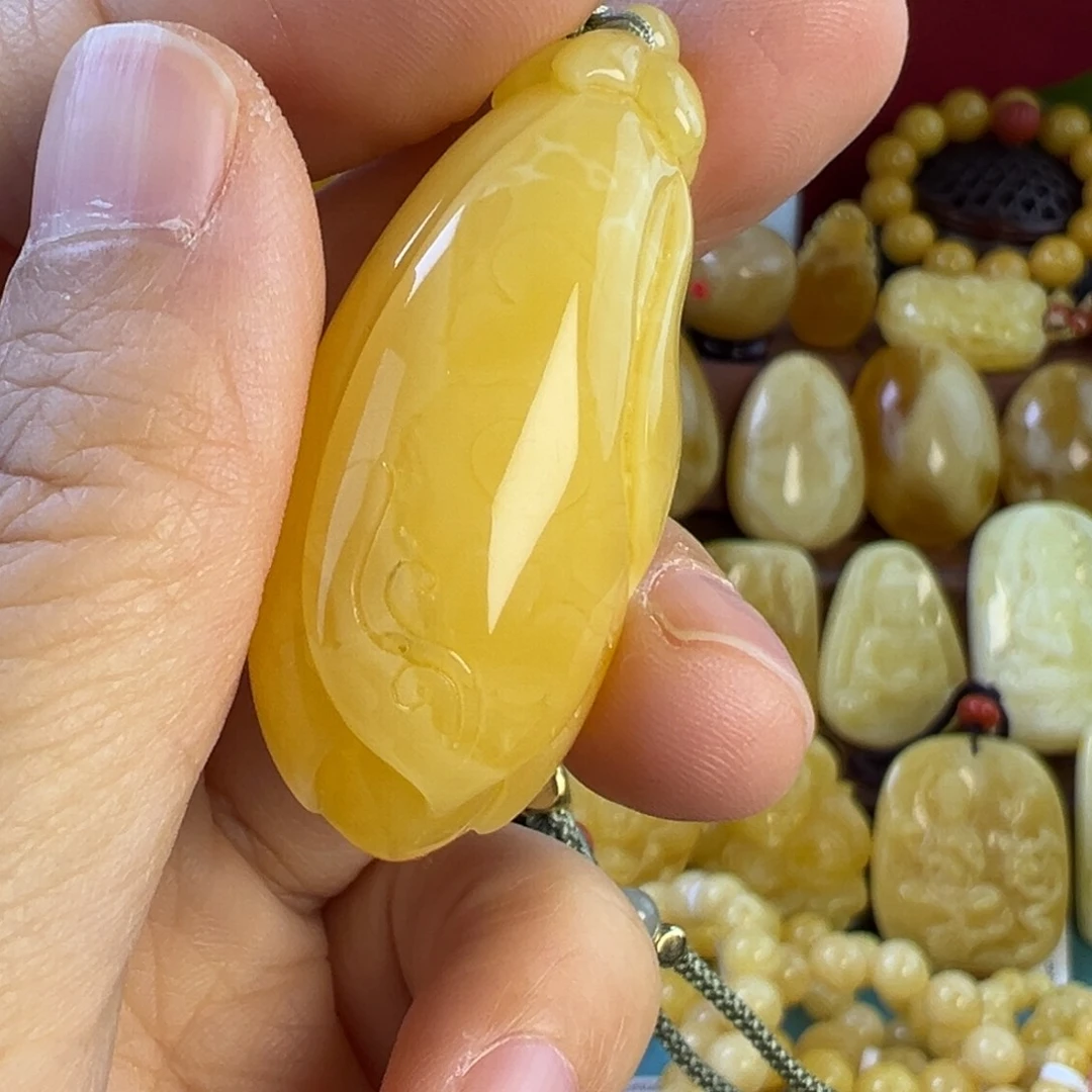 蜜蜡吊坠(不含链)未镶嵌有瑕疵