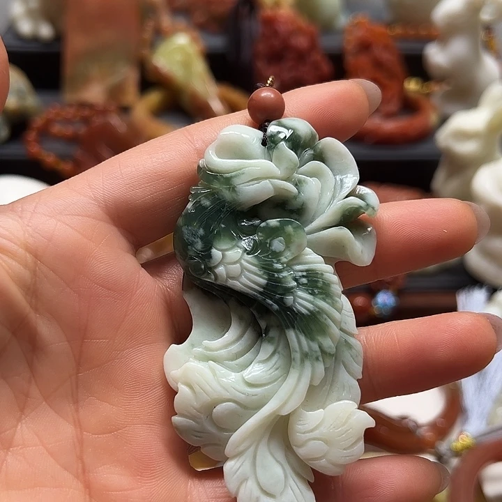 蛇纹石玉吊坠未镶嵌