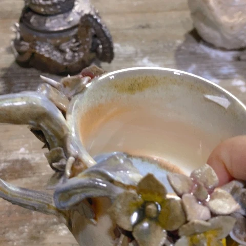 白***扬哈克恩咯咯了，啦咯啦咯