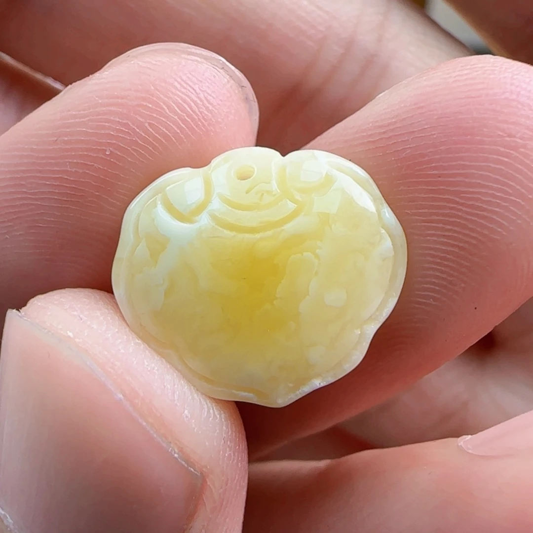 未镶嵌琥珀珠宝奇石