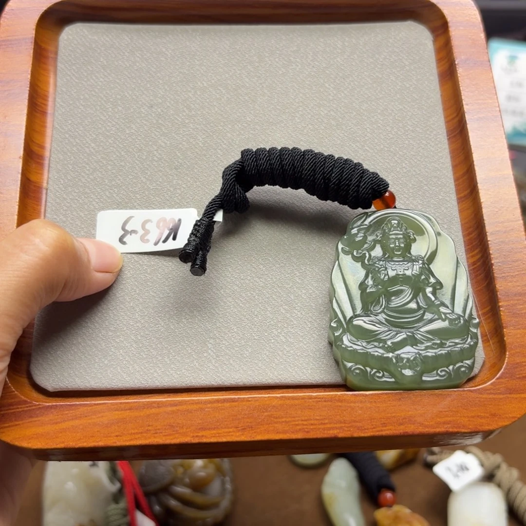 泰***之和田玉未镶嵌颈饰