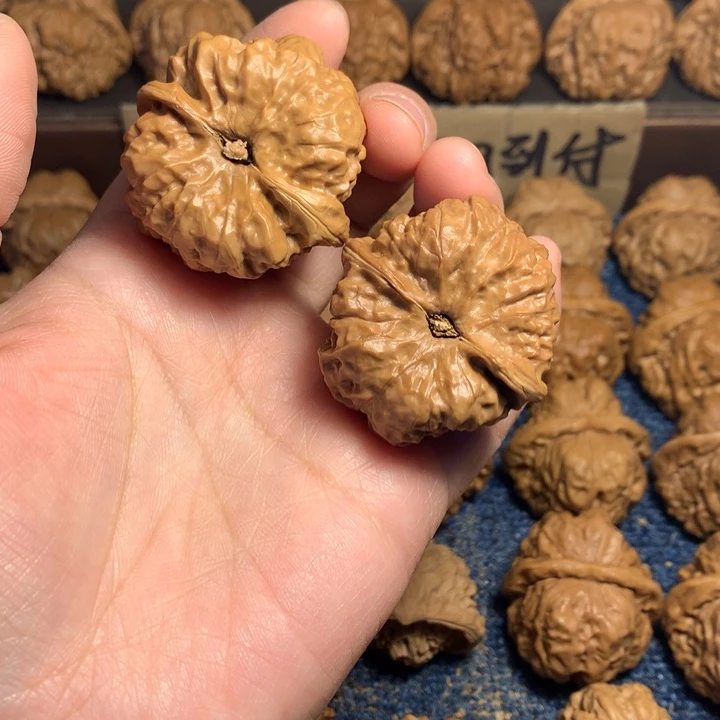 桃核吊坠无****心蛤蟆核桃