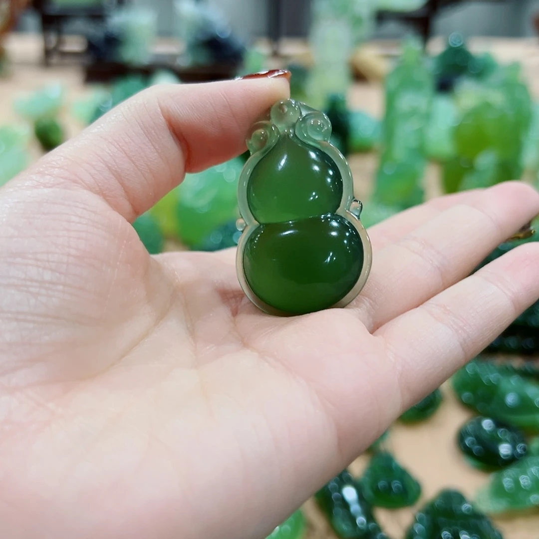 大***脑蛇纹石玉未镶嵌吊坠
