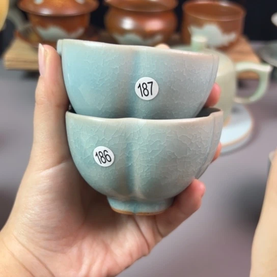 杯186号➕187号，不带礼盒，微瑕