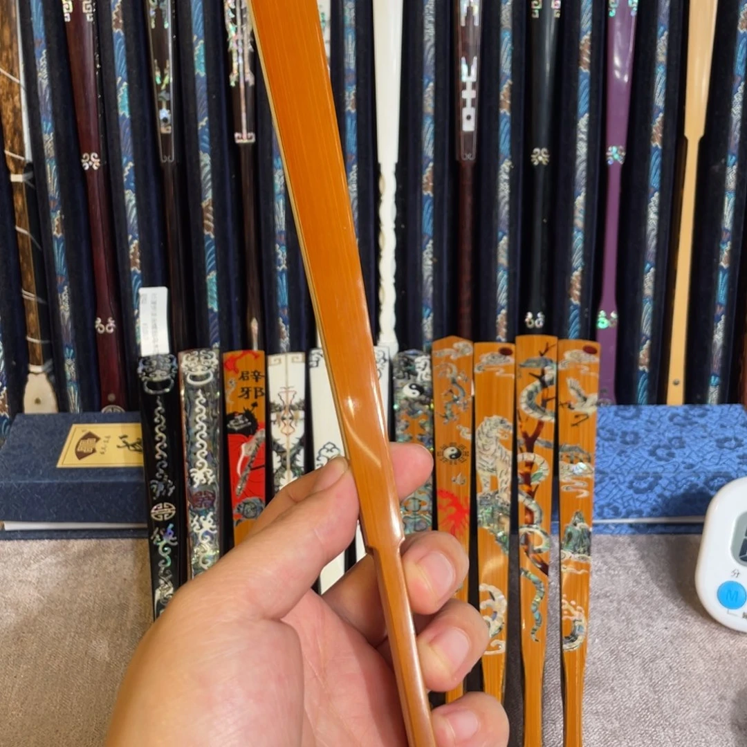 扇子手工制作工艺精湛