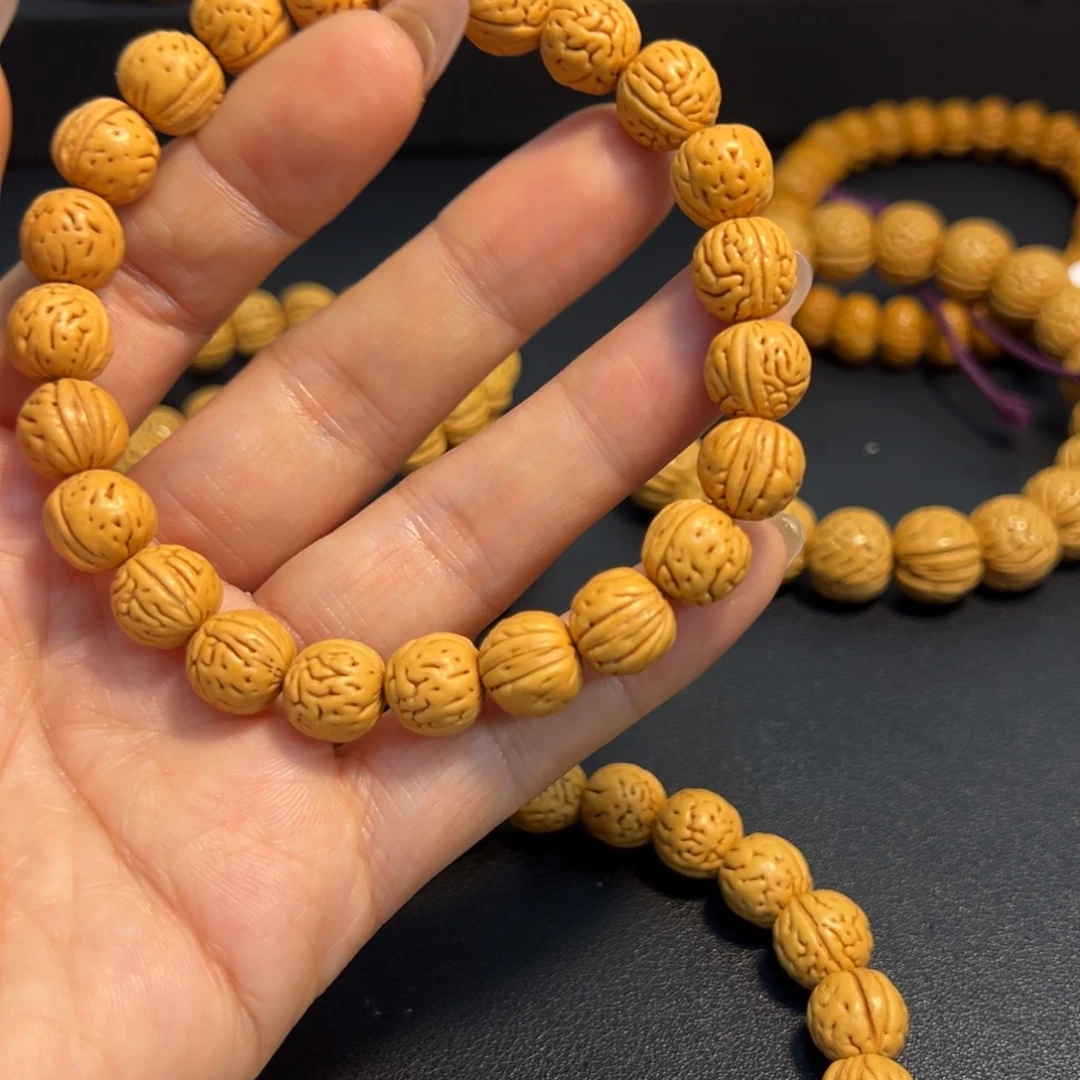 L***y吊坠桃核一物一图精品草莓金豆