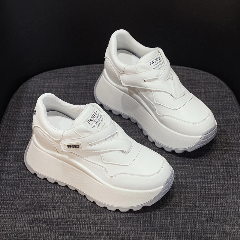 【张罗】增高8CM春季新款运动女鞋2025百搭圆头休闲厚底小白鞋单鞋