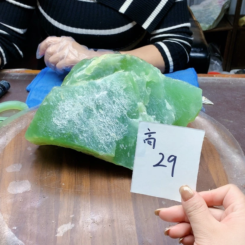 【闪购商品】未镶嵌蛇纹石玉原石秦*