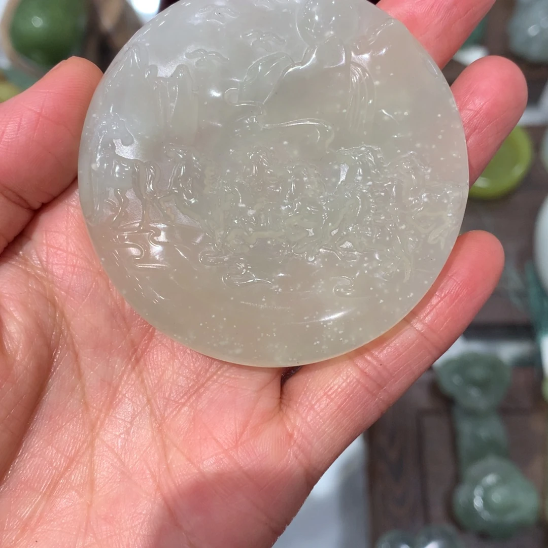岫玉未镶嵌手把八骏图