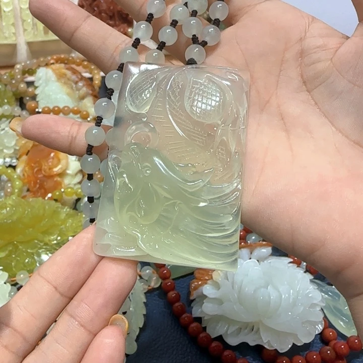 合金蛇纹石玉吊坠