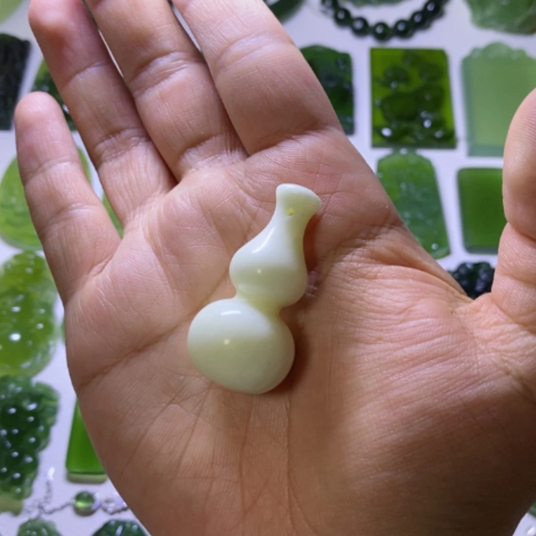 【闪购商品】未镶嵌蛇纹石玉颈饰