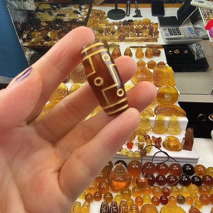 琥珀未镶嵌吊坠(不含链)天然缅甸缅甸棕红九眼天珠