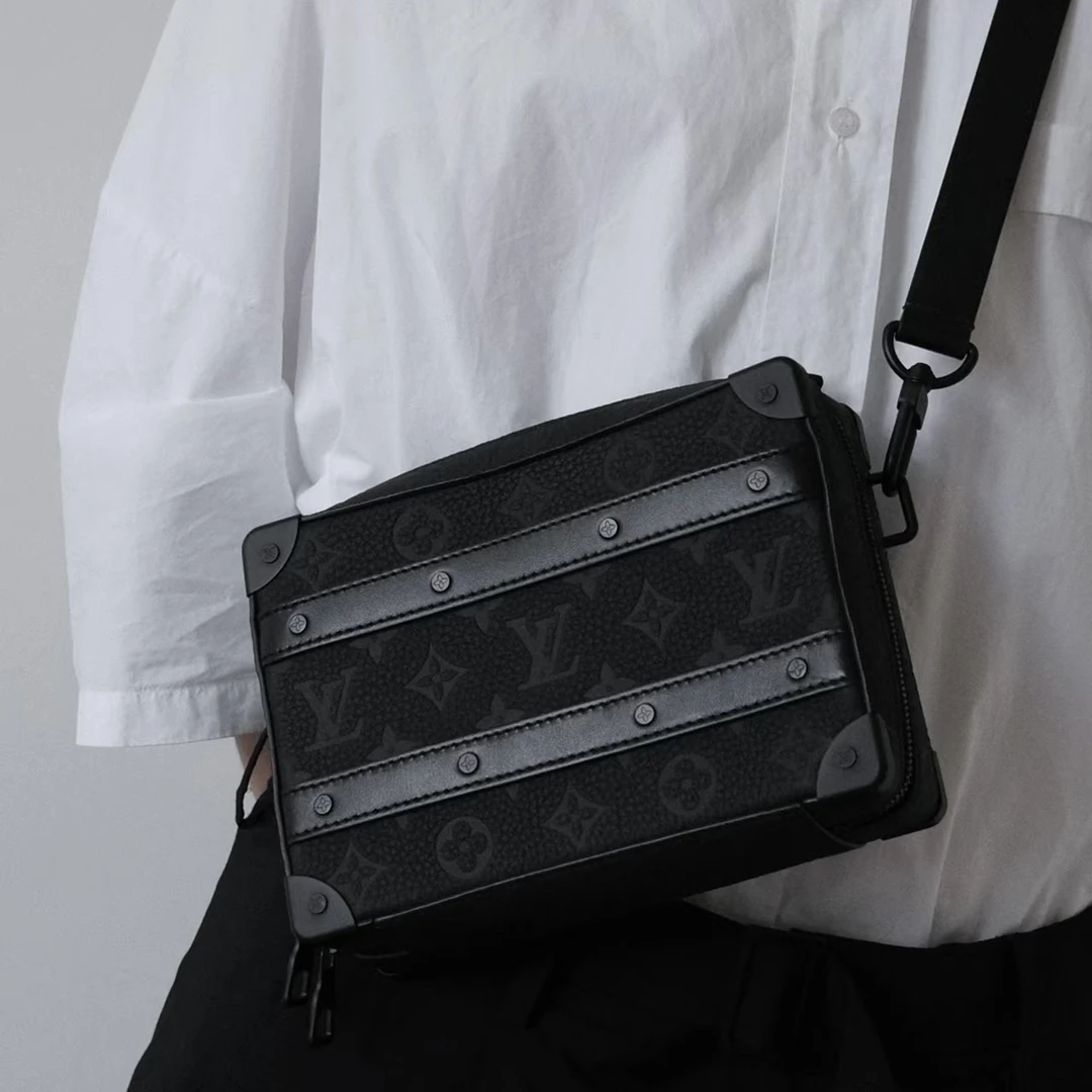 99新 LouisVuitton/路易威登 HST黑武士全皮压纹斜挎盒子包男款