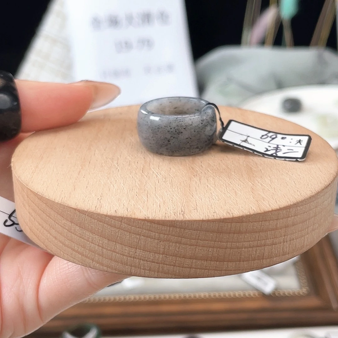 和田玉（糖玉）未镶嵌戒圈h22轮胎点墨内经16.94mm不支持退换