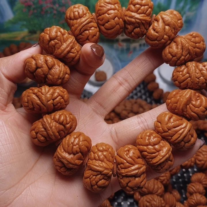 天***王吊坠文玩核桃龙纹桃核手串
