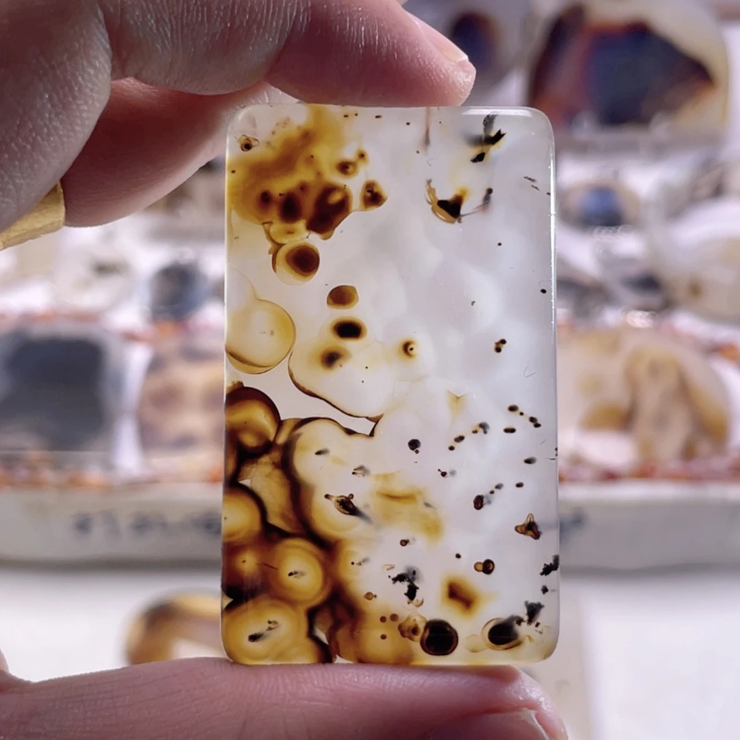 玛瑙/玉髓未镶嵌珠宝奇石