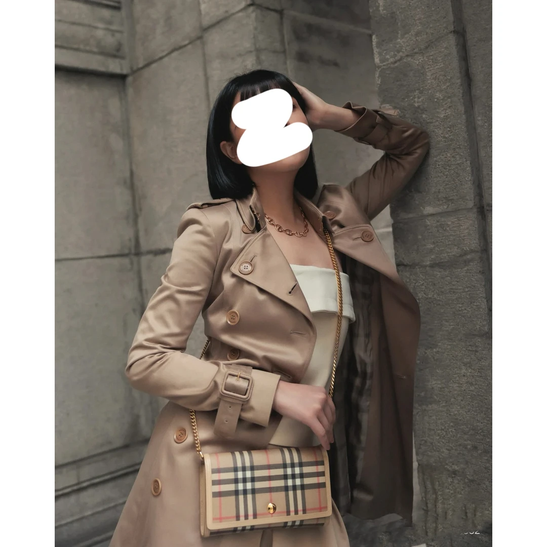 99新 BURBERRY/博柏利 000804 卡其色棉质战马标中长款风衣 uk6码