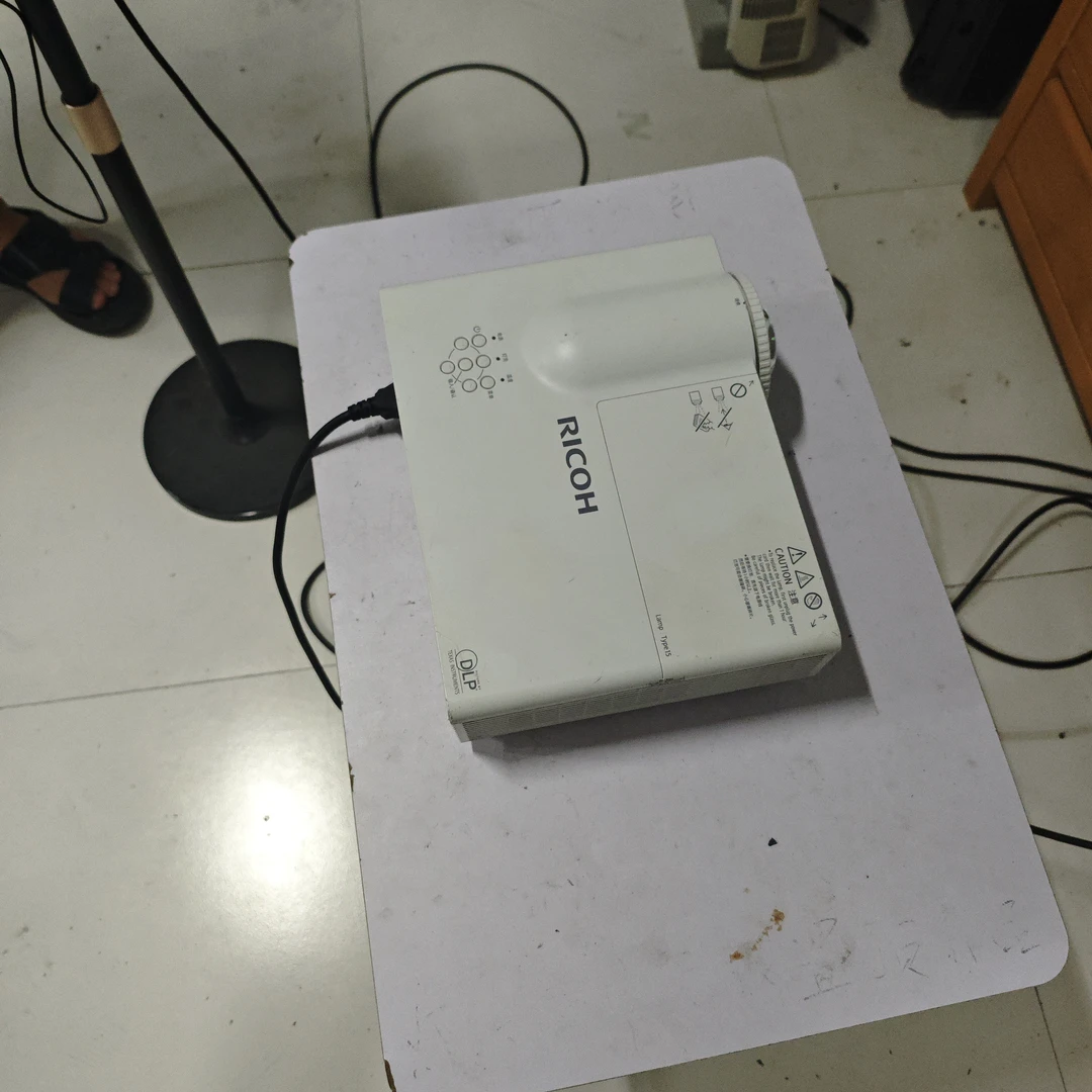 高清理光投影仪运费到付