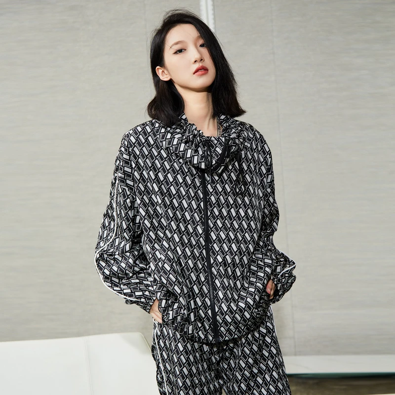 U/TI 满印菱格老花图案全锦面料抗打皱宽松慵懒风立领休闲外套