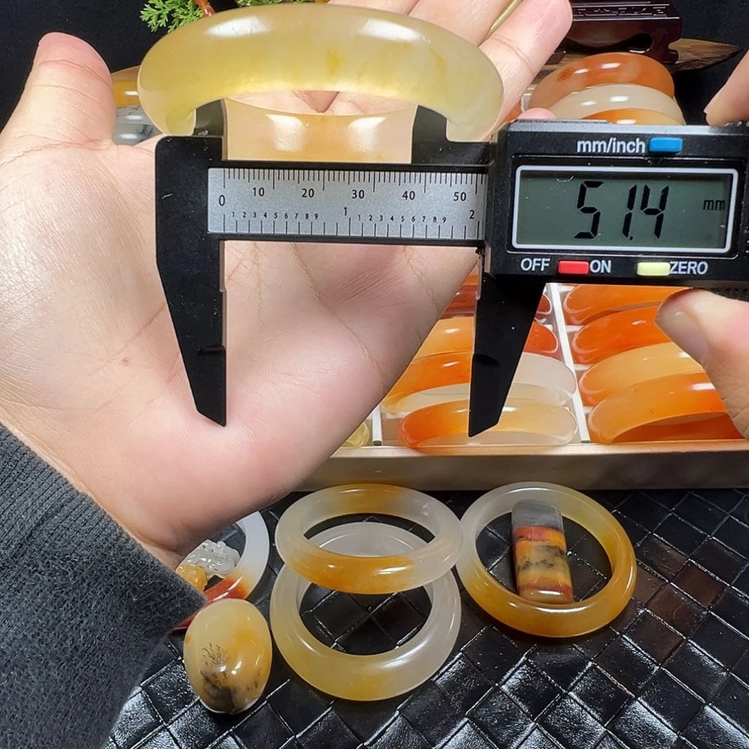 石英质玉（黄龙玉）未镶嵌手镯