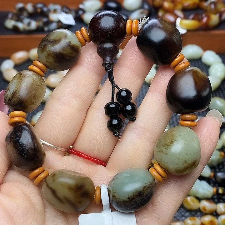 手链未镶嵌和田玉狼***。