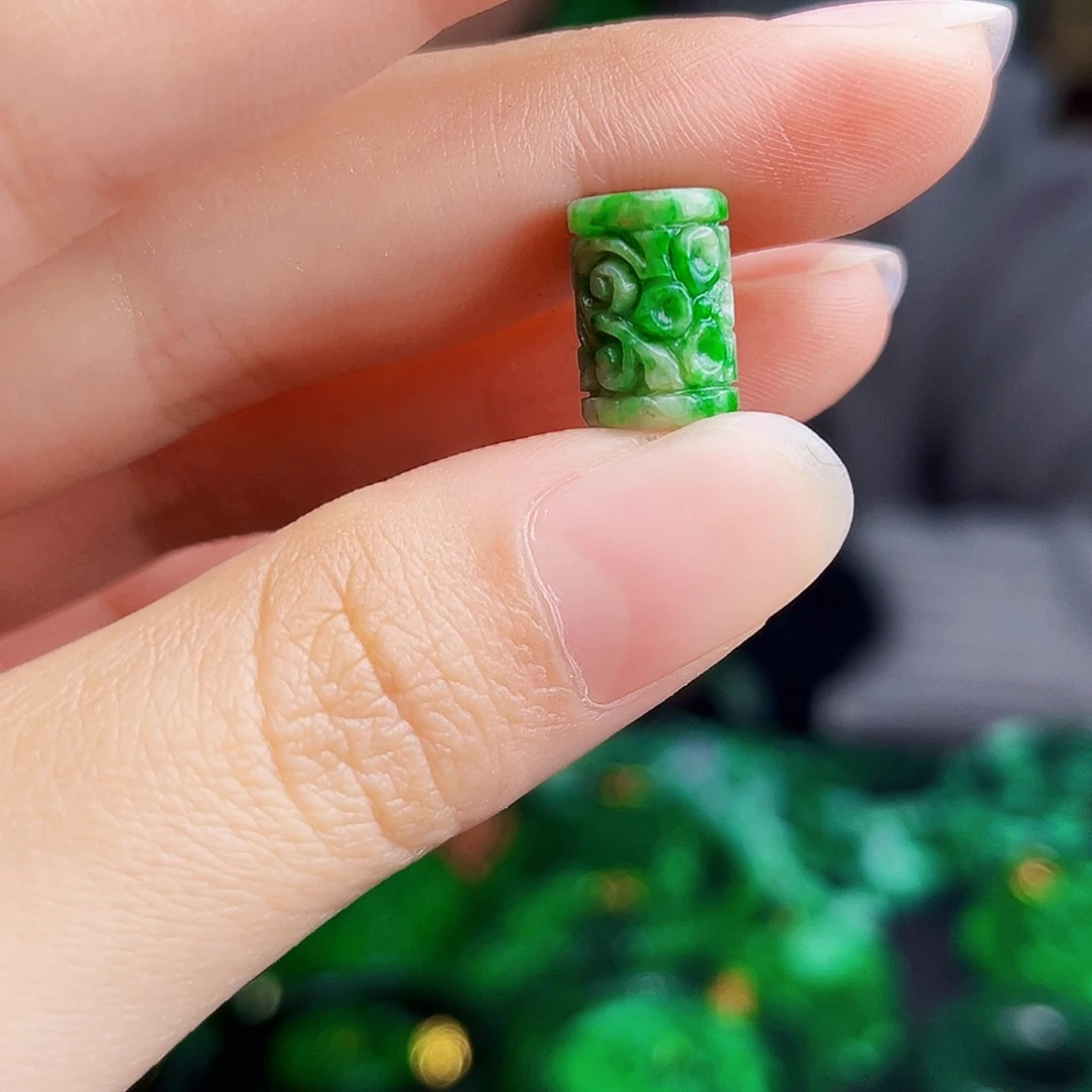 颈饰未镶嵌翡翠多样性