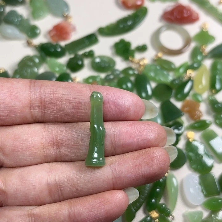 和田玉（碧玉）未镶嵌颈饰