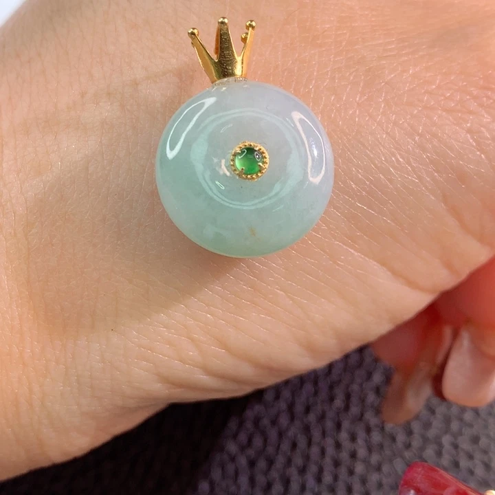 翡翠颈饰18K金镶嵌翡翠