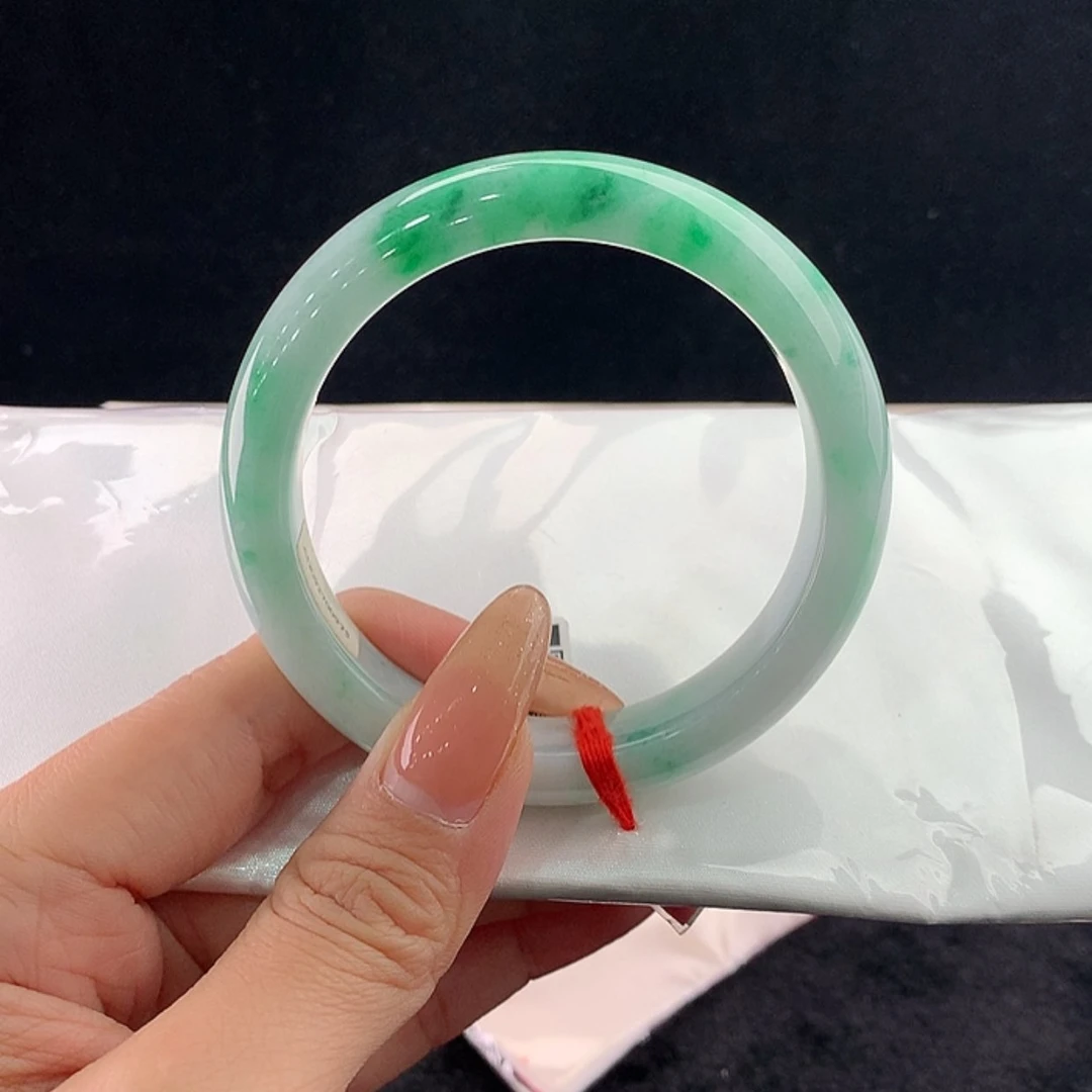 【闪购商品】未镶嵌手镯翡翠正58
