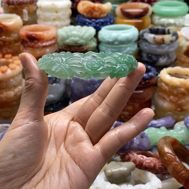 石英岩玉未镶嵌手镯圈口58